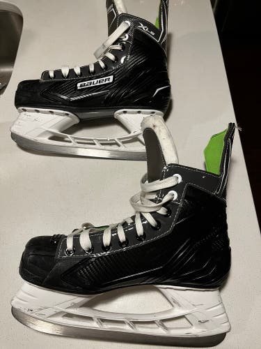 Used Bauer Regular Width 7 X-LS Hockey Skates