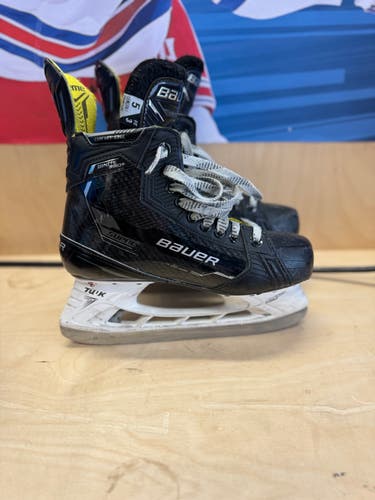 Intermediate Bauer Supreme Ignite Pro+ Hockey Skates Extra Wide Width Size 5