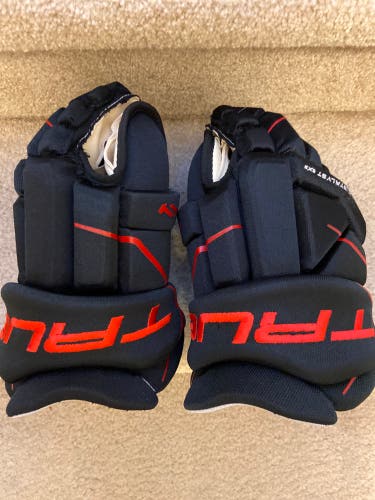 True Catalst 5X3 Hockey Gloves - 13”