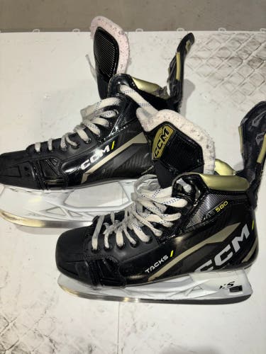 Used Senior CCM Regular Width   8.5 Tacks AS580 Hockey Skates