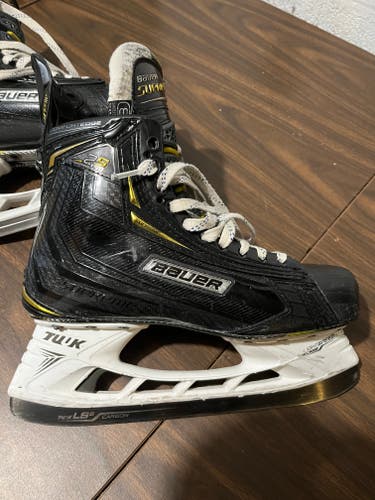 Used Senior Bauer Supreme 2S Pro Hockey Skates Regular Width 8