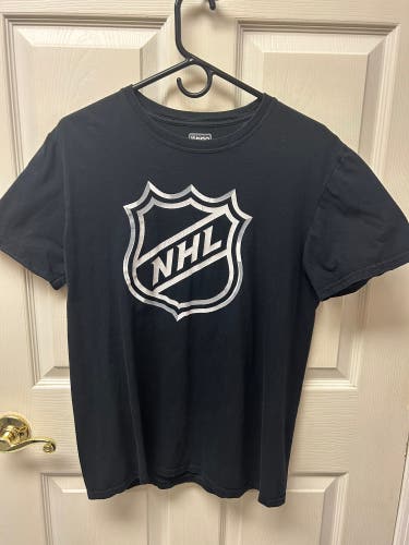 Used Fanatics Pro Stock NHL Logo T-shirt Size Medium