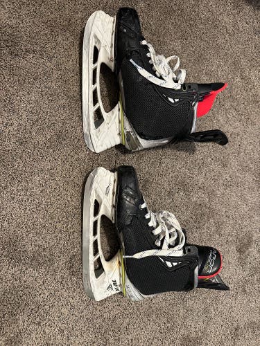 Used Senior Bauer Pro Stock 8.5 Vapor Hyperlite Hockey Skates