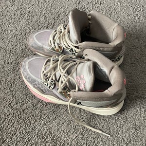 Used Men's Nike Kyrie Infinity Shoes