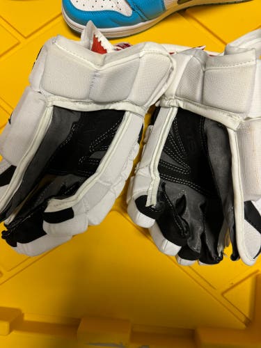 New  Eagle 13" Aero Custom Pro Gloves