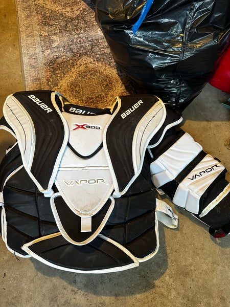 New Bauer Vapor X900 Goalie Chest Protector