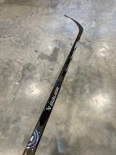 New Intermediate Bauer Right Handed P92  Proto-R Hockey Stick