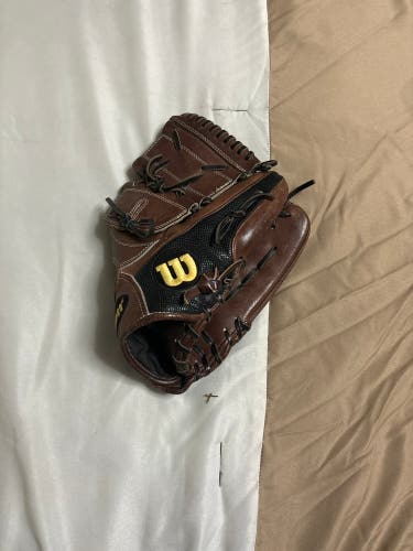 Used 2022 Pitcher's 12" A2000 Baseball Glove