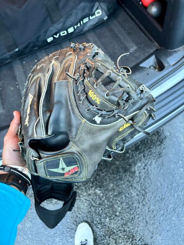 Used  Right Hand Throw 34" CM3000MBK Catcher's Glove