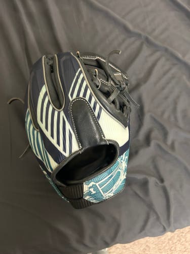 New 2023 Infield 11" REV1X Baseball Glove. Will take offers!