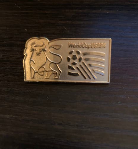 Vintage Merrill Lynch Reality FIFA World Cup USA 1994 Sponsor Gold Pin