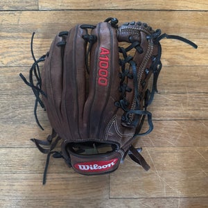 Wilson Right Hand Throw 12.5" A1000 Baseball Glove