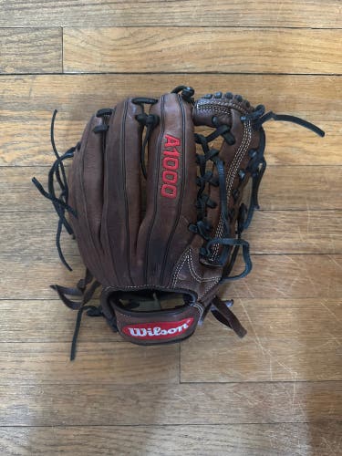Wilson Right Hand Throw 12.5" A1000 Baseball Glove
