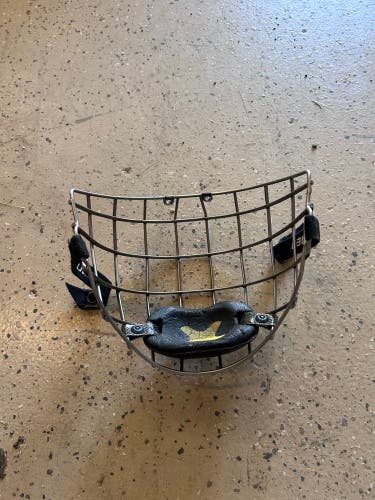 Used  Bauer Full Cage Re-Akt Cage