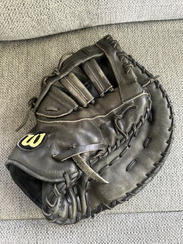 Used Right Hand Throw Wilson First Base A2000 Baseball Glove 12"