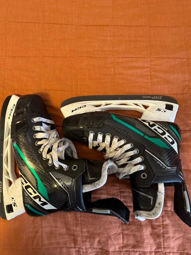 Used Senior CCM Regular Width  Pro Stock 7.5 AS-V Pro Hockey Skates