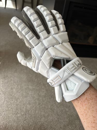 New Maverick Max Lacrosse gloves Size ‘13