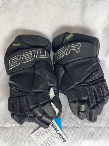 New Bauer Vapor Hyperlite Gloves 13"