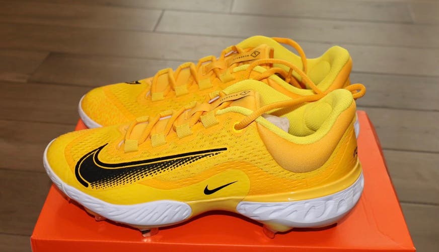 Size 8.5 Men’s Nike Alpha Huarache Elite 4 Low Baseball Cleats Yellow
