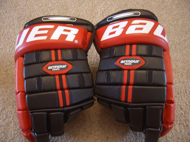 Hockey Gloves-Excellent Condition Vintage Bauer Supreme 2000 Senior Hockey Gloves 14"