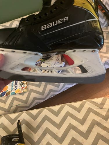 Used Senior Bauer Supreme UltraSonic Hockey Skates Pro Stock