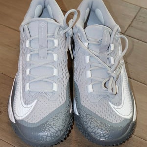 Size 10 Men’s Nike Alpha Huarache Elite 4 Turf Baseball Shoes Grey