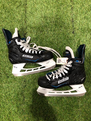 Used Bauer XLS Hockey Skates Regular Width Size 4.0 - Intermediate