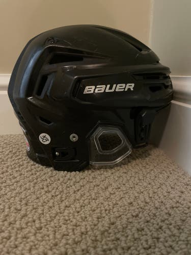 Used Medium Bauer Re-akt 150 Helmet