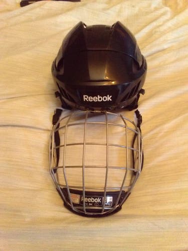 Large Reebok 3K Helmet w cage