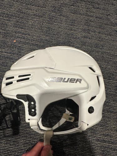 Used XS Bauer Re-Akt 150 Helmet