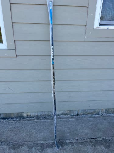 New Nexus 2n Pro 87 Flex P92 right Handed Hockey Stick