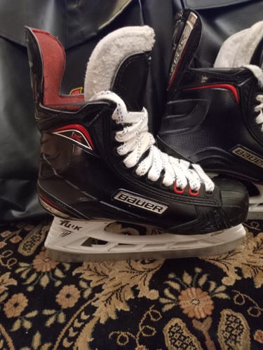 Used Senior Bauer Vapor 1X Hockey Skates Wide Width Pro Stock 8