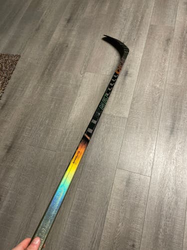**BRAND NEW**Intermediate CCM Right Handed P29  FT Ghost Hockey Stick