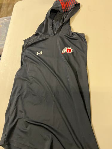 University of Utah Lacrosse #32 Team Issued Sleeveless Hooded t-Shirt (medium)