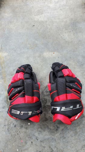 Used True Catalyst 7x Gloves 12"