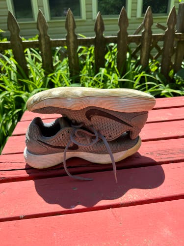 Used Size 8.5 (Women's 9.5) Nike Shoes