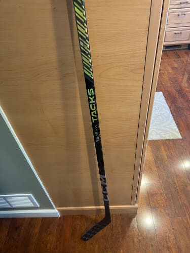New Senior CCM Right Handed P88 Pro Stock Tacks AS-VI PRO Hockey Stick
