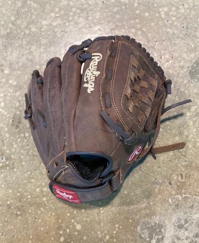 Brown Used Rawlings Player Preferred Right Hand Throw Pitcher's Baseball Glove 12"