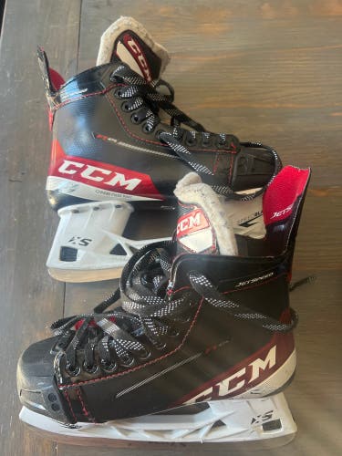 CCM JetSpeed FT475 Hockey Skates