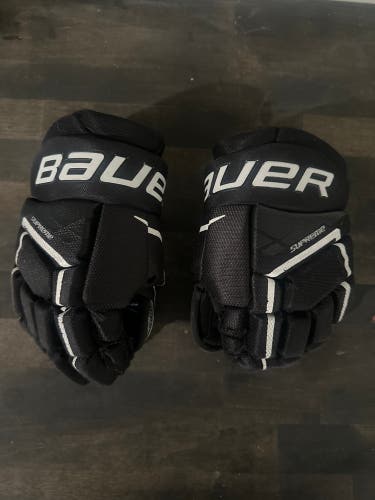 Used  Bauer 9" Supreme Ultrasonic Gloves