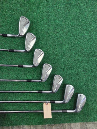 Used Men's TaylorMade P7MC Right Handed Iron Set Extra Stiff Flex 7 Pieces Steel Shaft