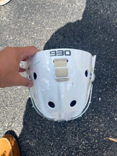 Used Senior Bauer Profile 930 Goalie Mask
