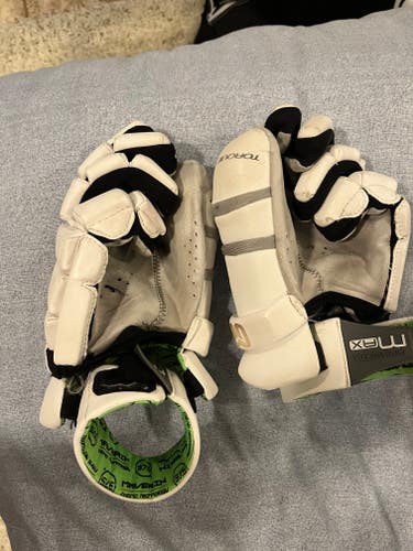Used Goalie Maverik Max Lacrosse Gloves Large
