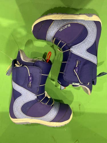 Used Size 7.0 (Women's 8.0) Women's Burton Mint-Asian Fit Snowboard Boots All Mountain