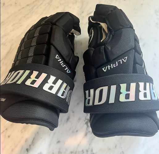 New Warrior ALPHA FR2 Gloves 14" Pro Stock