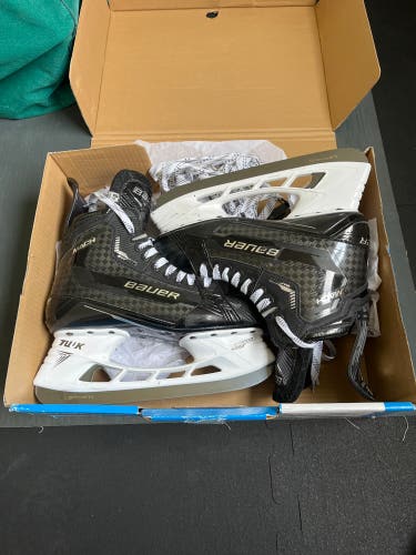 Used Senior Bauer 8.5 Supreme Mach Hockey Skates