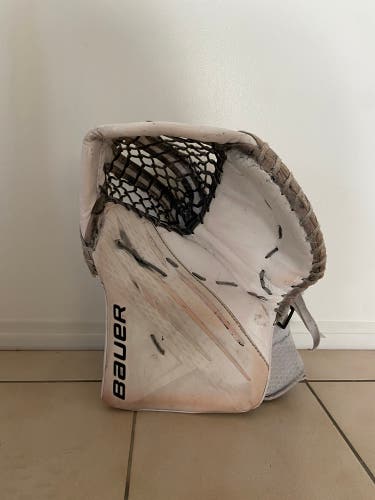 Used Bauer Hyperlite Goalie Glove