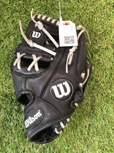 Used Kid Pitch (9YO-13YO) Wilson A450 Right Hand Throw Infield Baseball Glove 10.75"