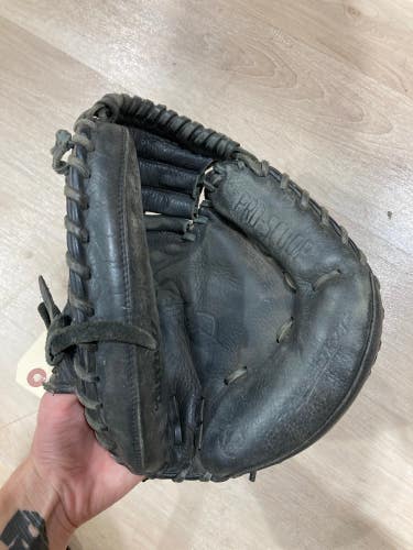 Black Used Mizuno Supreme Right Hand Throw Catcher's Baseball Glove 33.5"