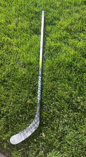 Senior Bauer Vapor Hyperlite 2 Right Handed Hockey Stick P92 65 Flex
